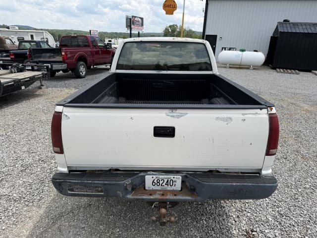 Image of Chevrolet 2500 equipment image 4