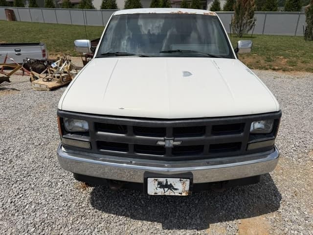Image of Chevrolet 2500 equipment image 1
