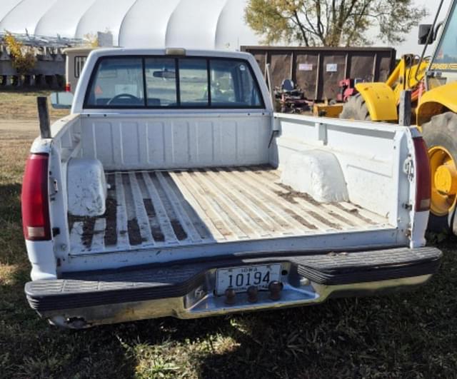 Image of Chevrolet Silverado equipment image 2