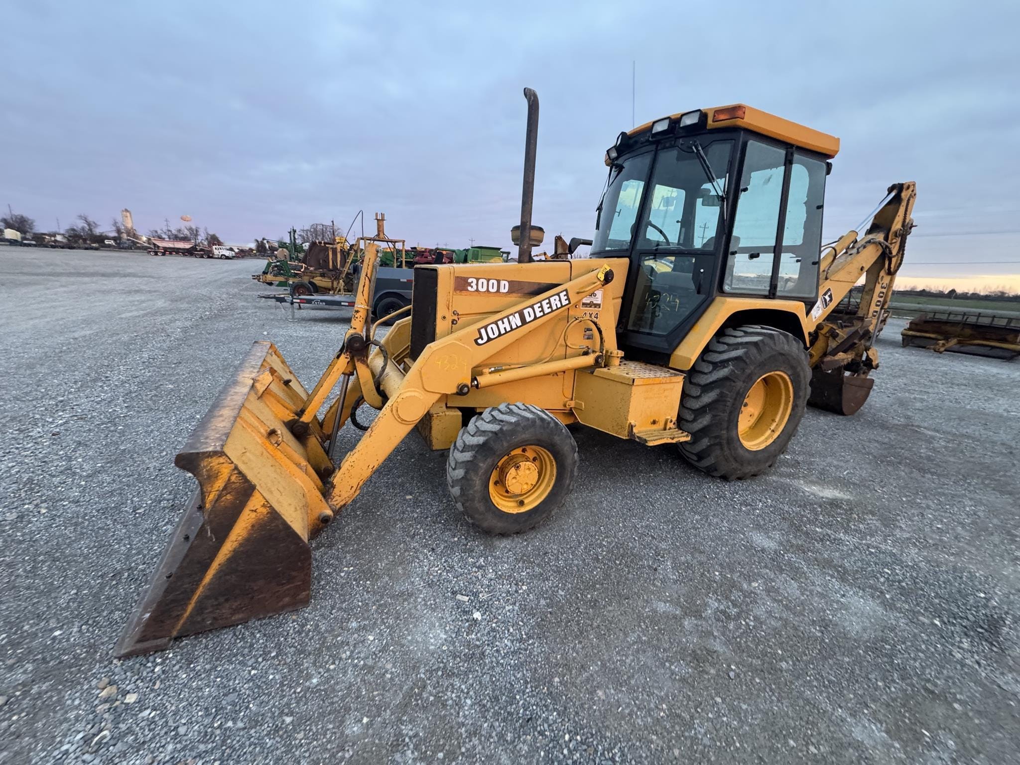 1991 John Deere 300D Equipment Image0