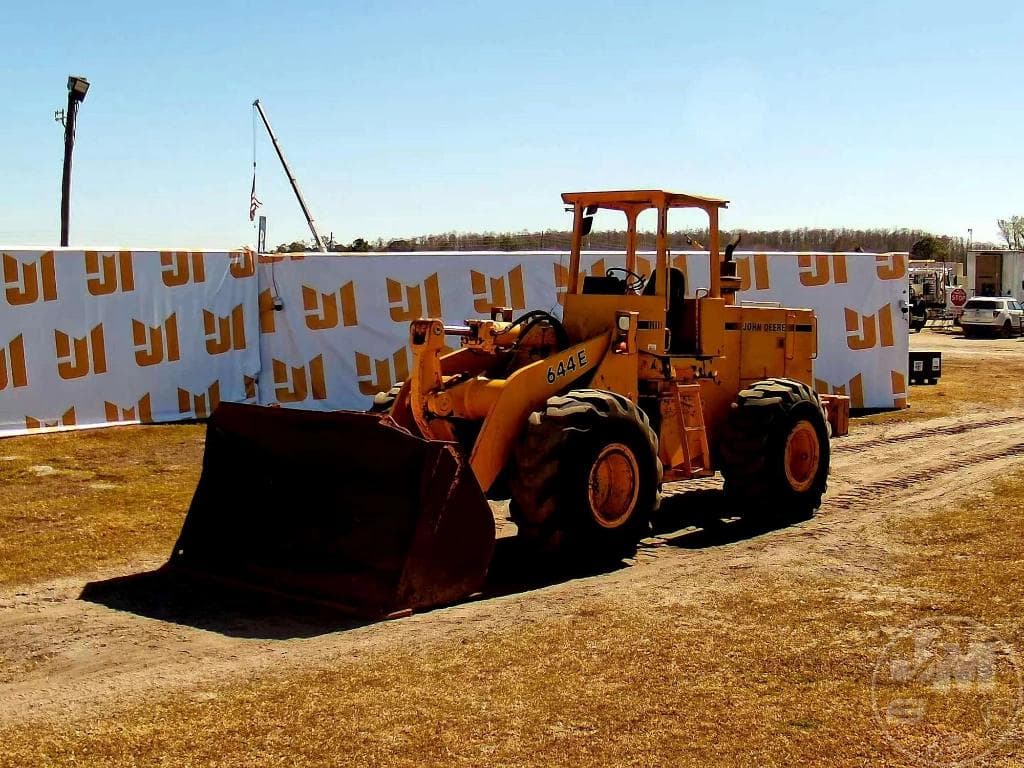 Image of John Deere 644E Primary image