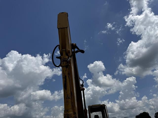 Image of John Deere 690D-LC equipment image 2