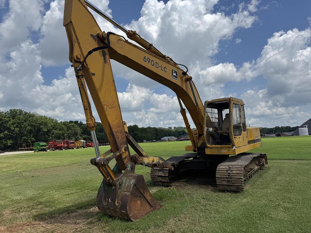 Image of John Deere 690D-LC Primary image