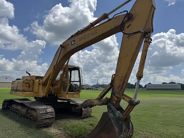 Image of John Deere 690D-LC equipment image 3