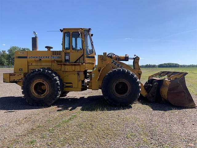 Image of John Deere 744E equipment image 2