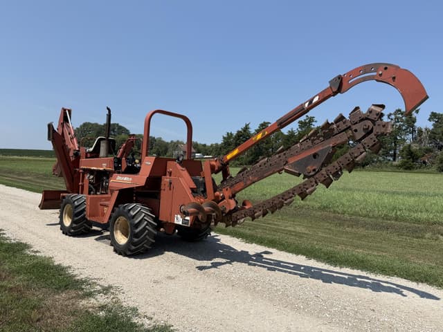 Image of Ditch Witch 6510 equipment image 2