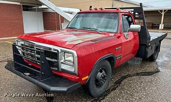 1991 Dodge D350 Equipment Image0