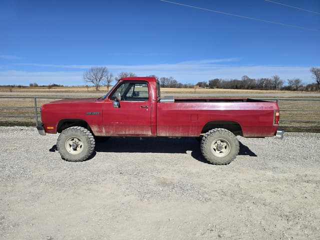Image of Dodge Ram 2500 equipment image 1
