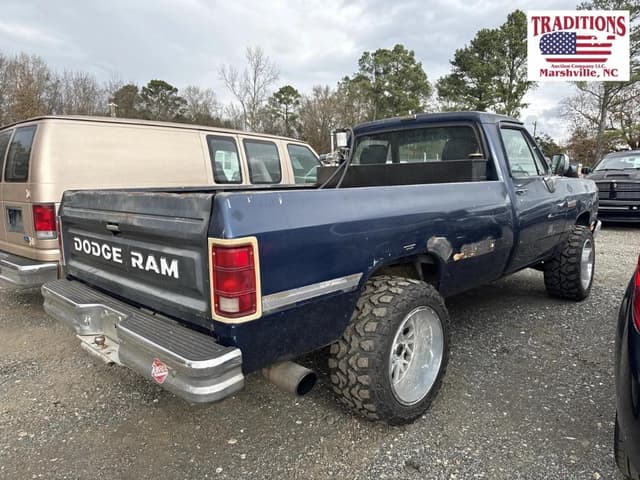 Image of Dodge Ram 2500 equipment image 4