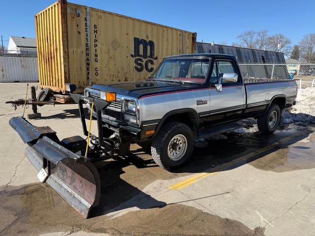 Image of Dodge Ram 2500 equipment image 2