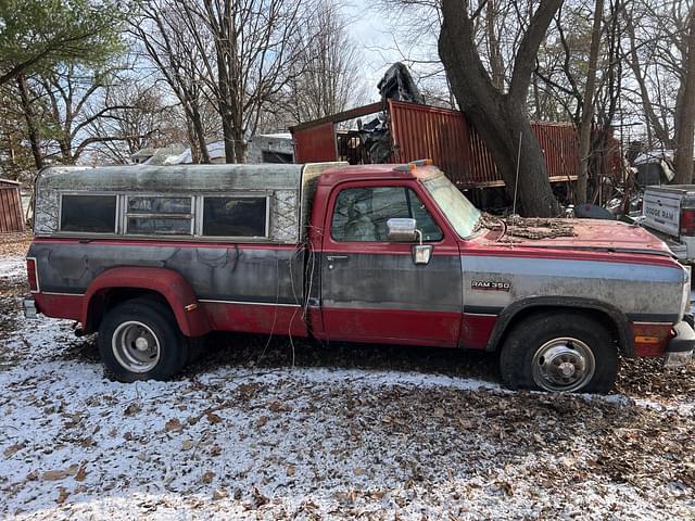 Image of Dodge Ram 350 equipment image 3