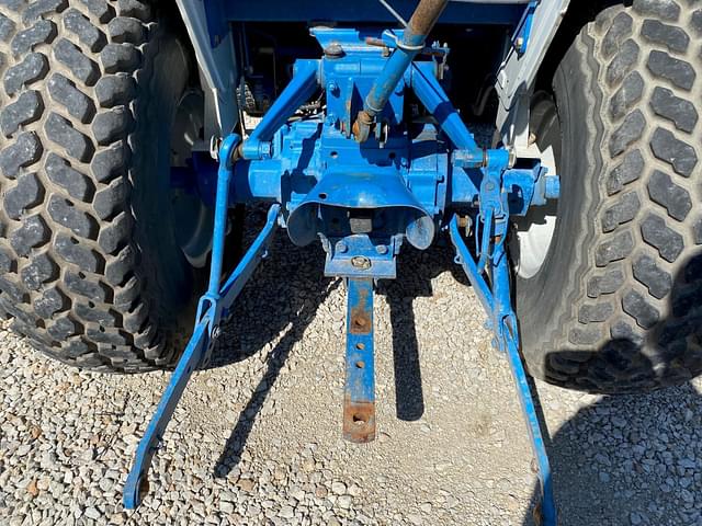 Image of Ford 1520 equipment image 2