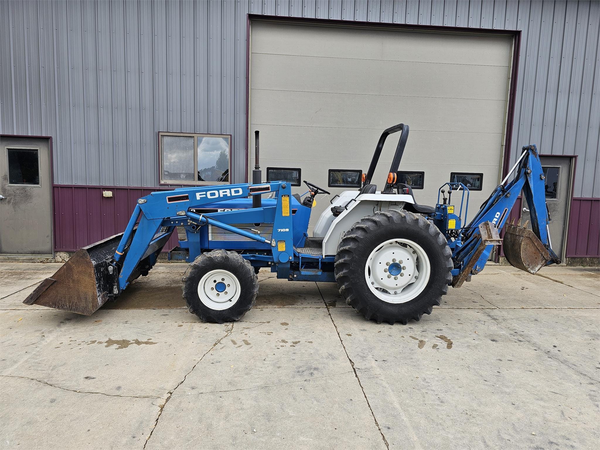 1991 Ford 2120 Equipment Image0