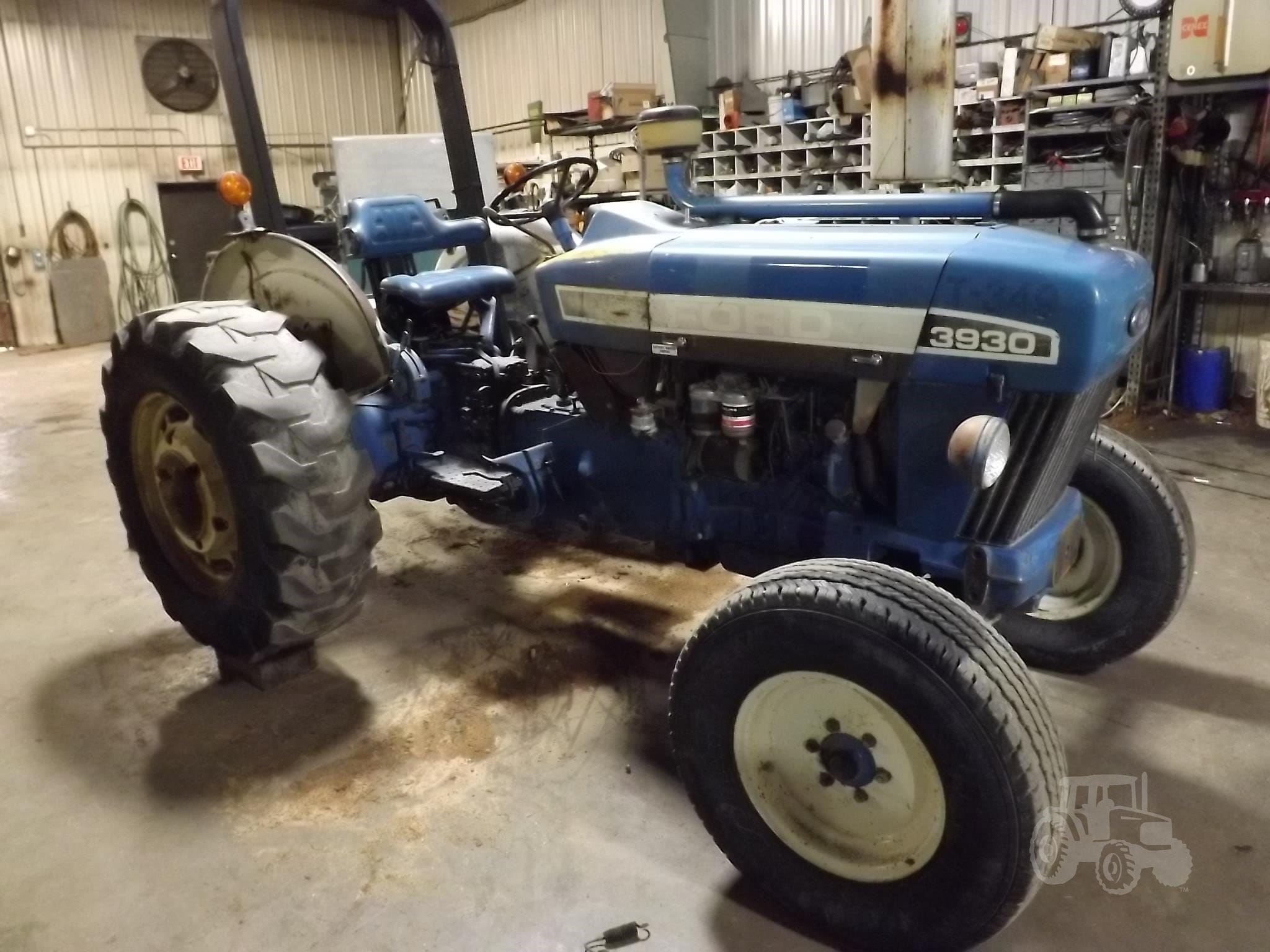 1991 Ford 3930 Equipment Image0