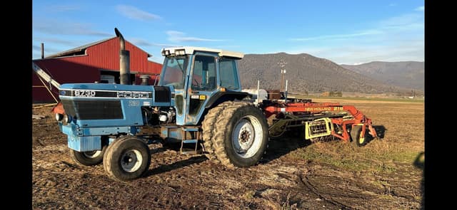 Image of Ford 8730 equipment image 1