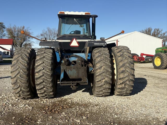 Image of Ford 876 equipment image 2