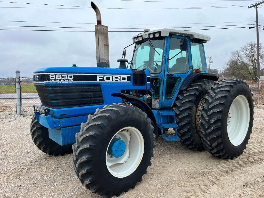 Main image Ford 8830