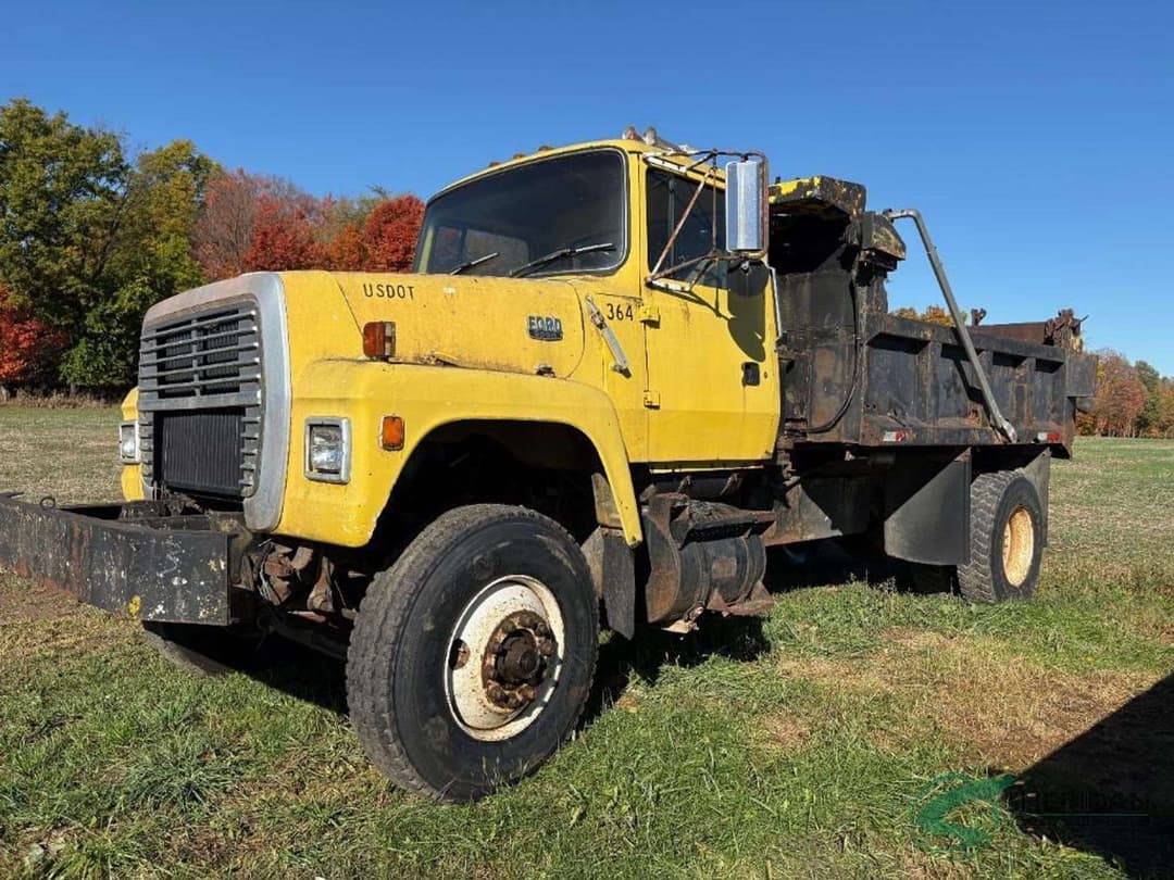 Image of Ford F-9000 Primary image