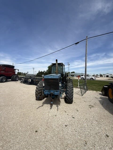 Image of New Holland 9030 equipment image 2