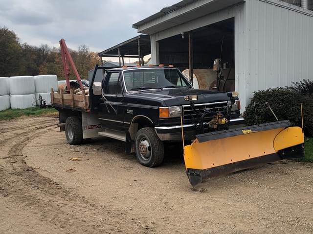 Image of Ford F-350 equipment image 1