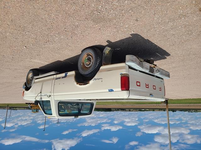 Image of Ford F-250 equipment image 2