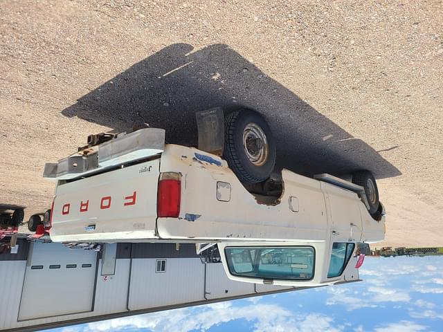 Image of Ford F-250 equipment image 3