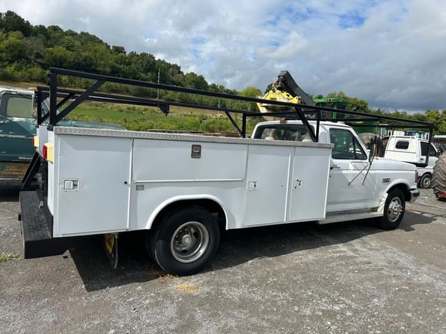 Image of Ford F-350 equipment image 3