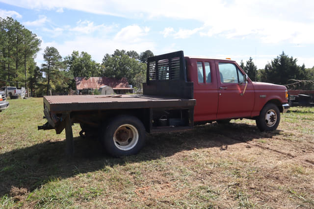 Image of Ford F-350 equipment image 3