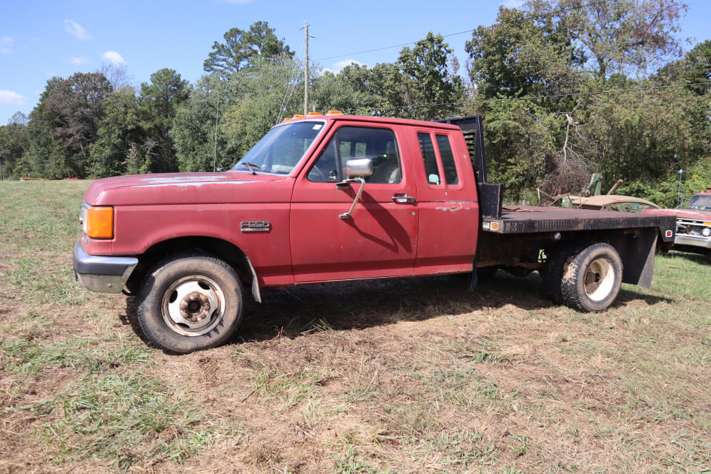 Image of Ford F-350 Primary image