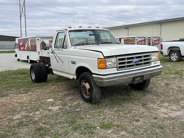 Image of Ford F-350 equipment image 1