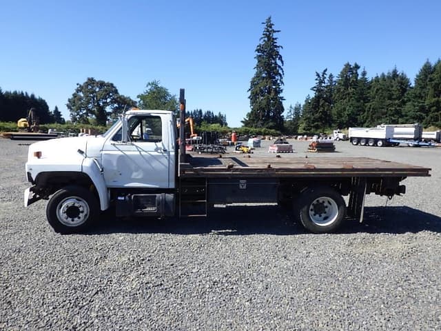 Image of Ford F-600 equipment image 1