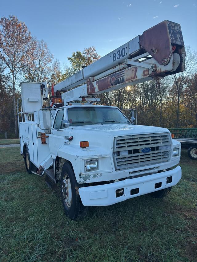 Image of Ford F-700 equipment image 3