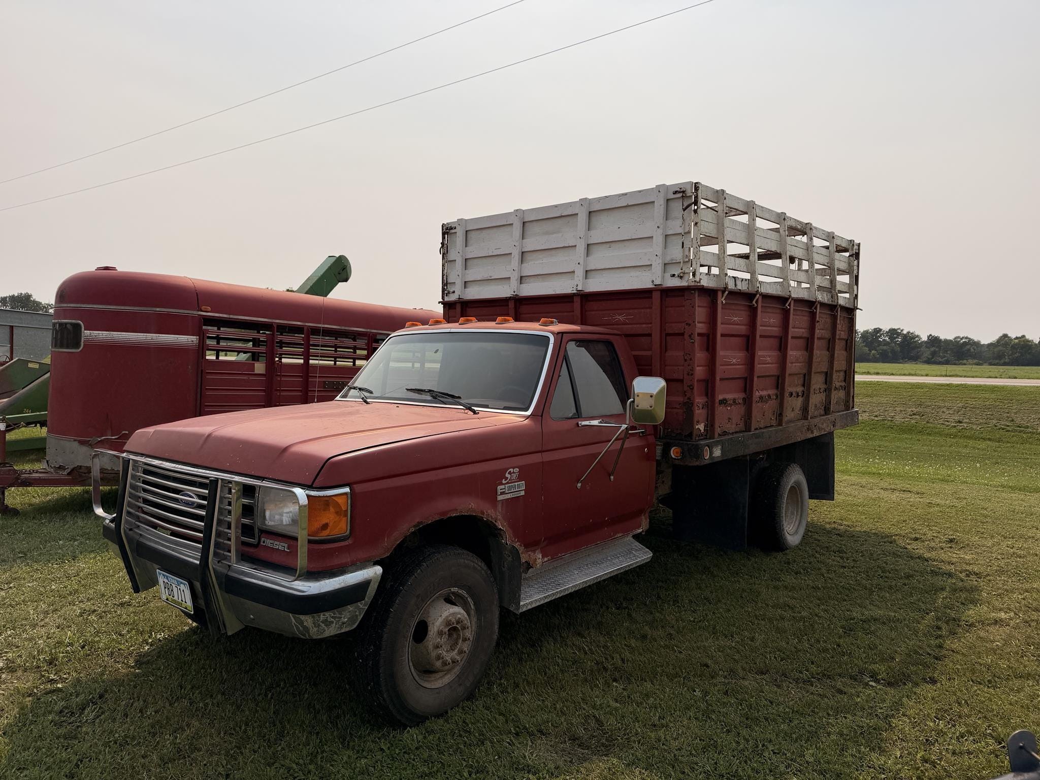 1991 Ford F-Super Duty Equipment Image0
