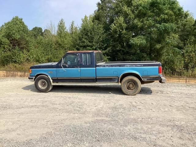 Image of Ford F-250 equipment image 2