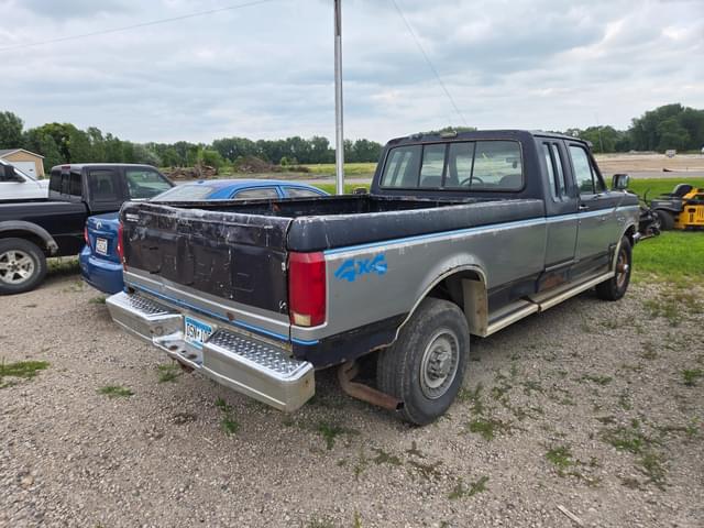 Image of Ford F-250 equipment image 2