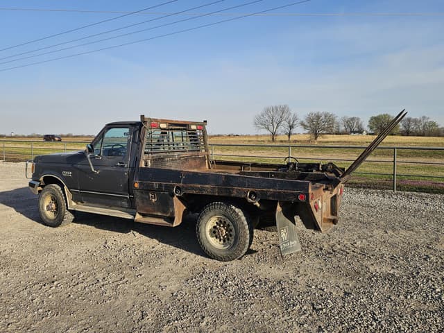 Image of Ford F-250 equipment image 2
