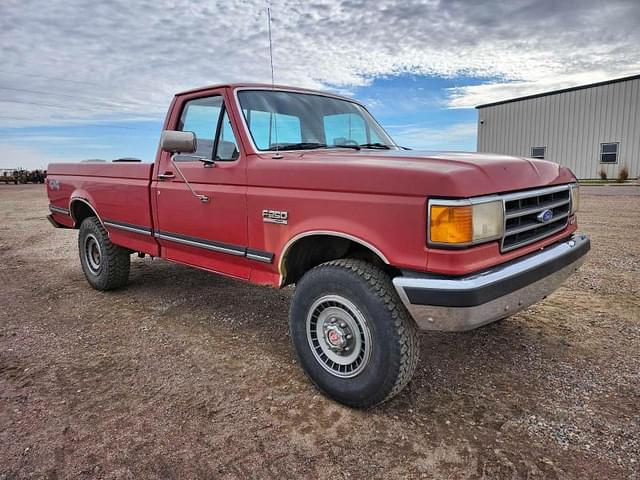 Image of Ford F-250 equipment image 1