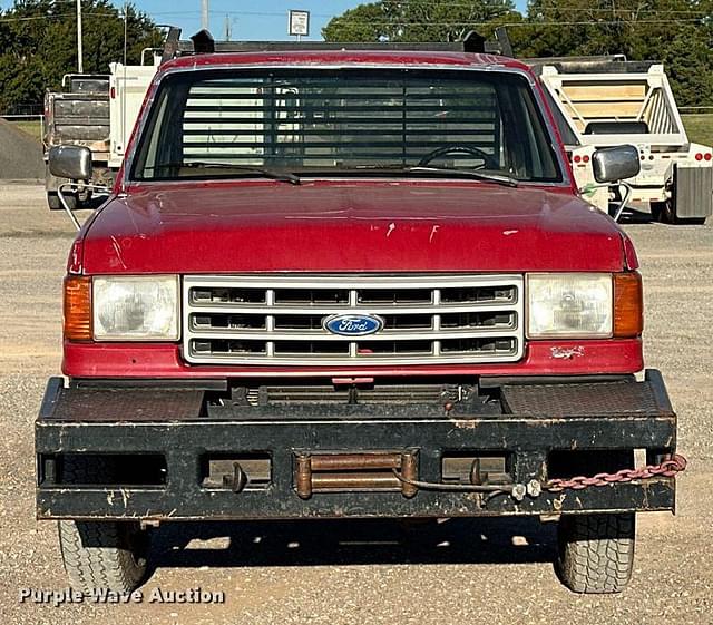 Image of Ford F-350 equipment image 1