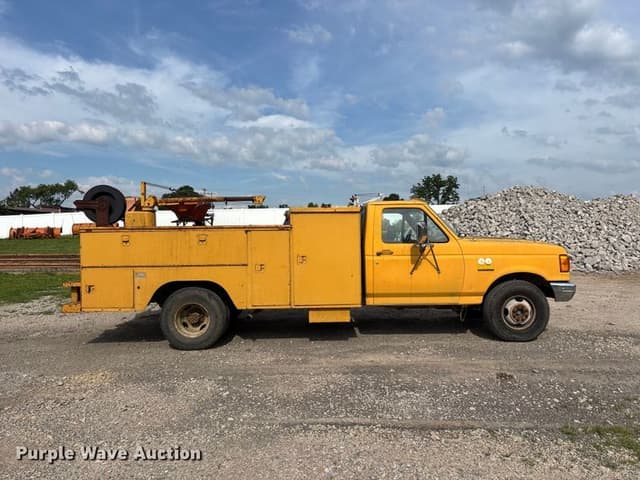 Image of Ford F-350 equipment image 3