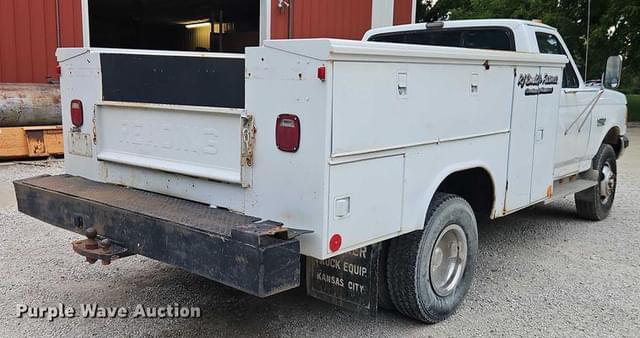 Image of Ford F-350 equipment image 4