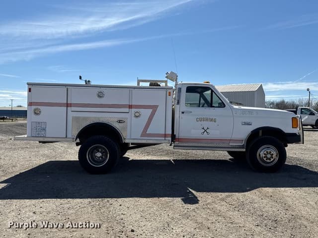 Image of Ford F-350 equipment image 3