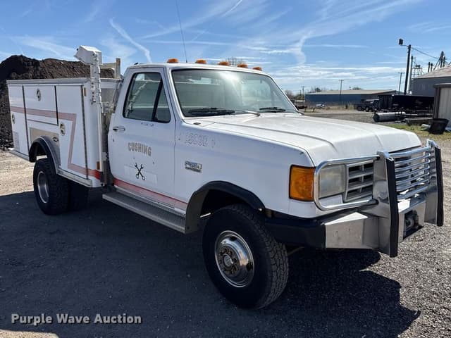 Image of Ford F-350 equipment image 2