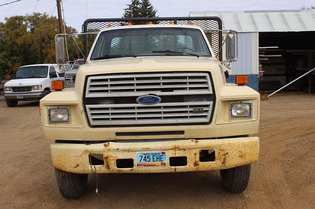 Image of Ford F700 equipment image 1