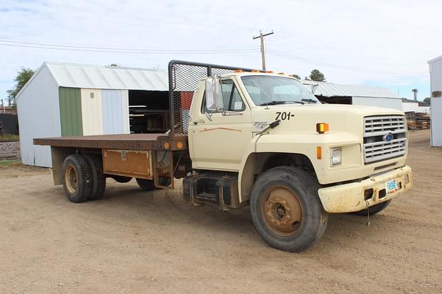 Image of Ford F700 equipment image 2