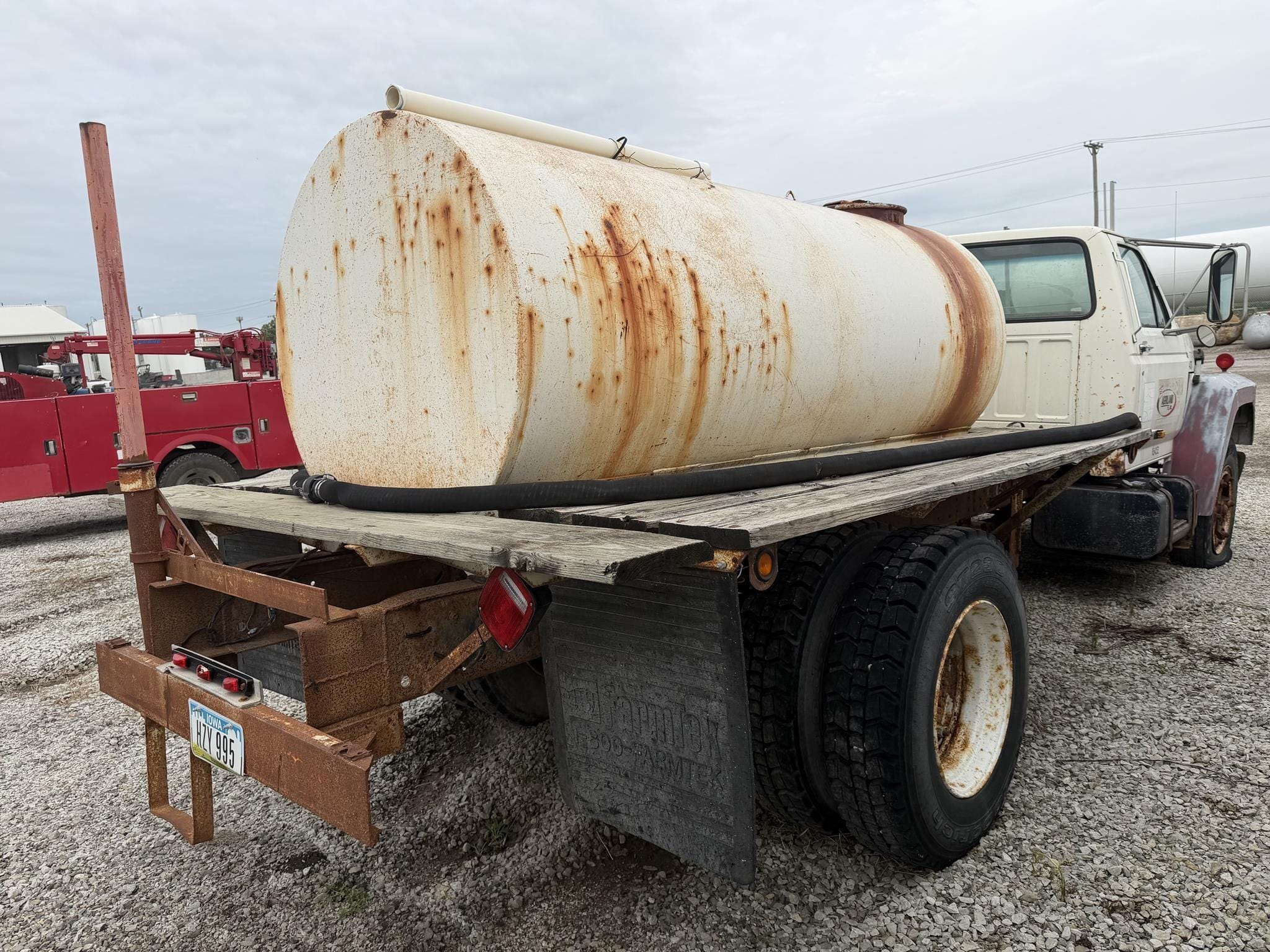 1991 Ford F700 Equipment Image0