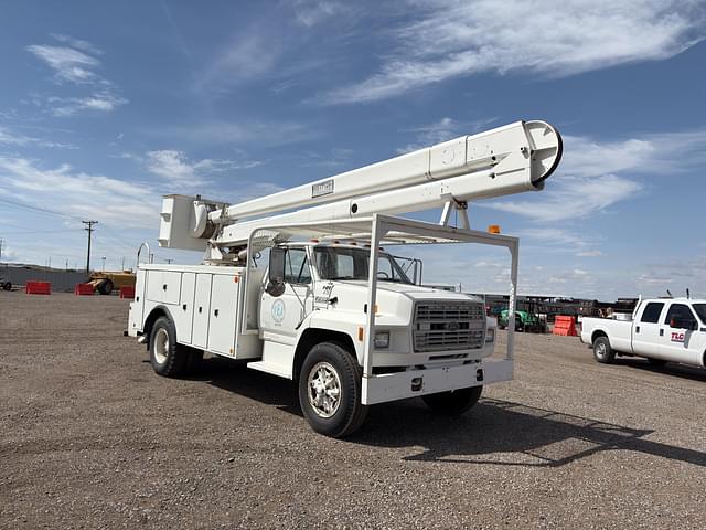 Image of Ford F700 equipment image 2