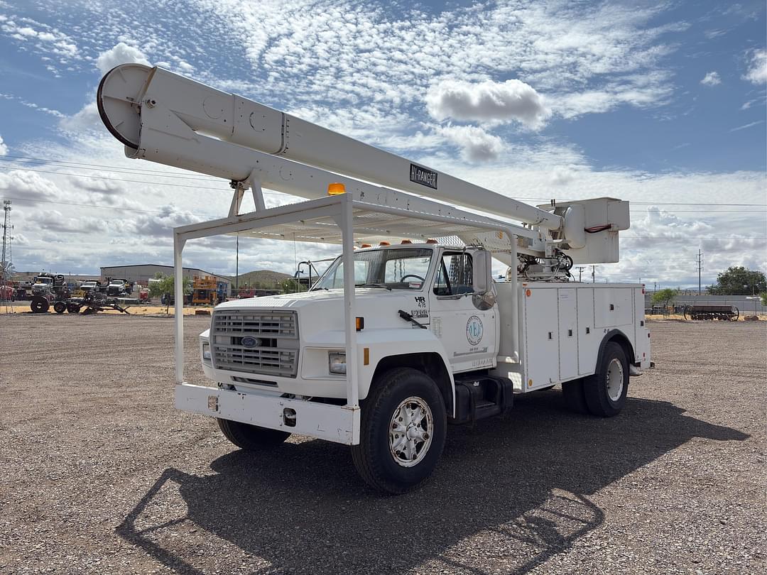 Image of Ford F700 Primary image
