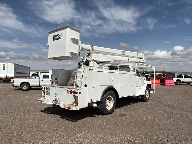 Image of Ford F700 equipment image 4