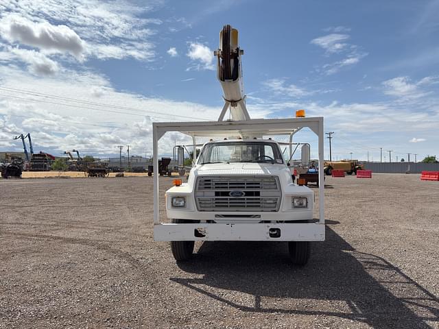 Image of Ford F700 equipment image 1