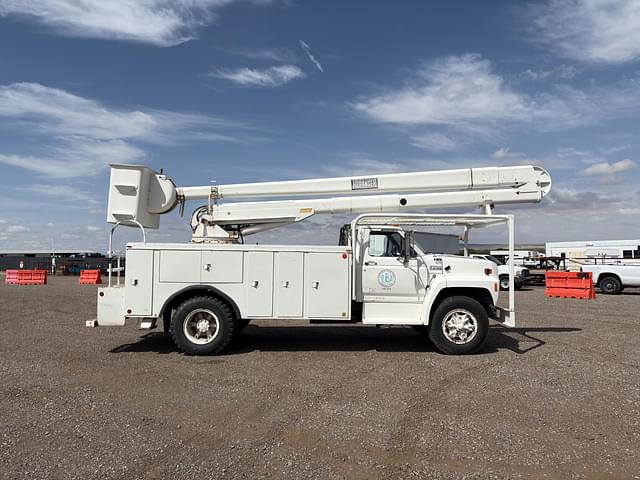 Image of Ford F700 equipment image 3